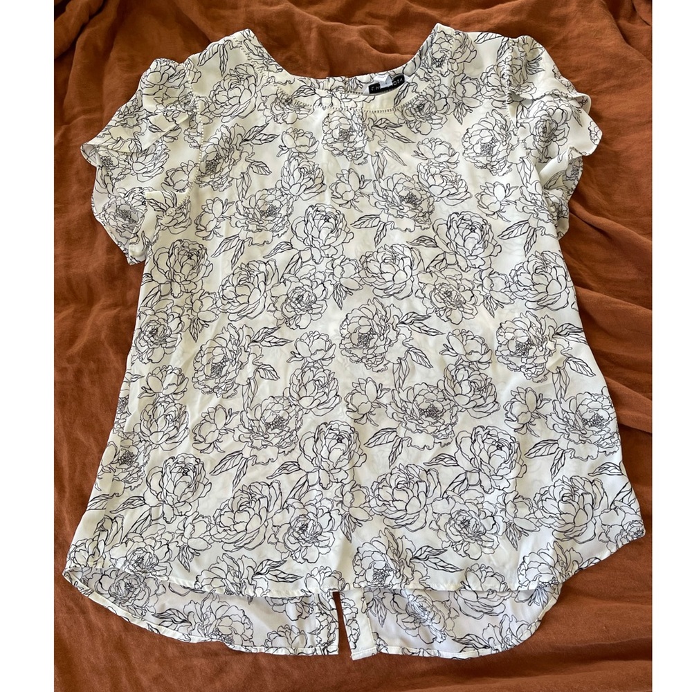 41 Hawthorn Lakynn Lattice Detail Blouse